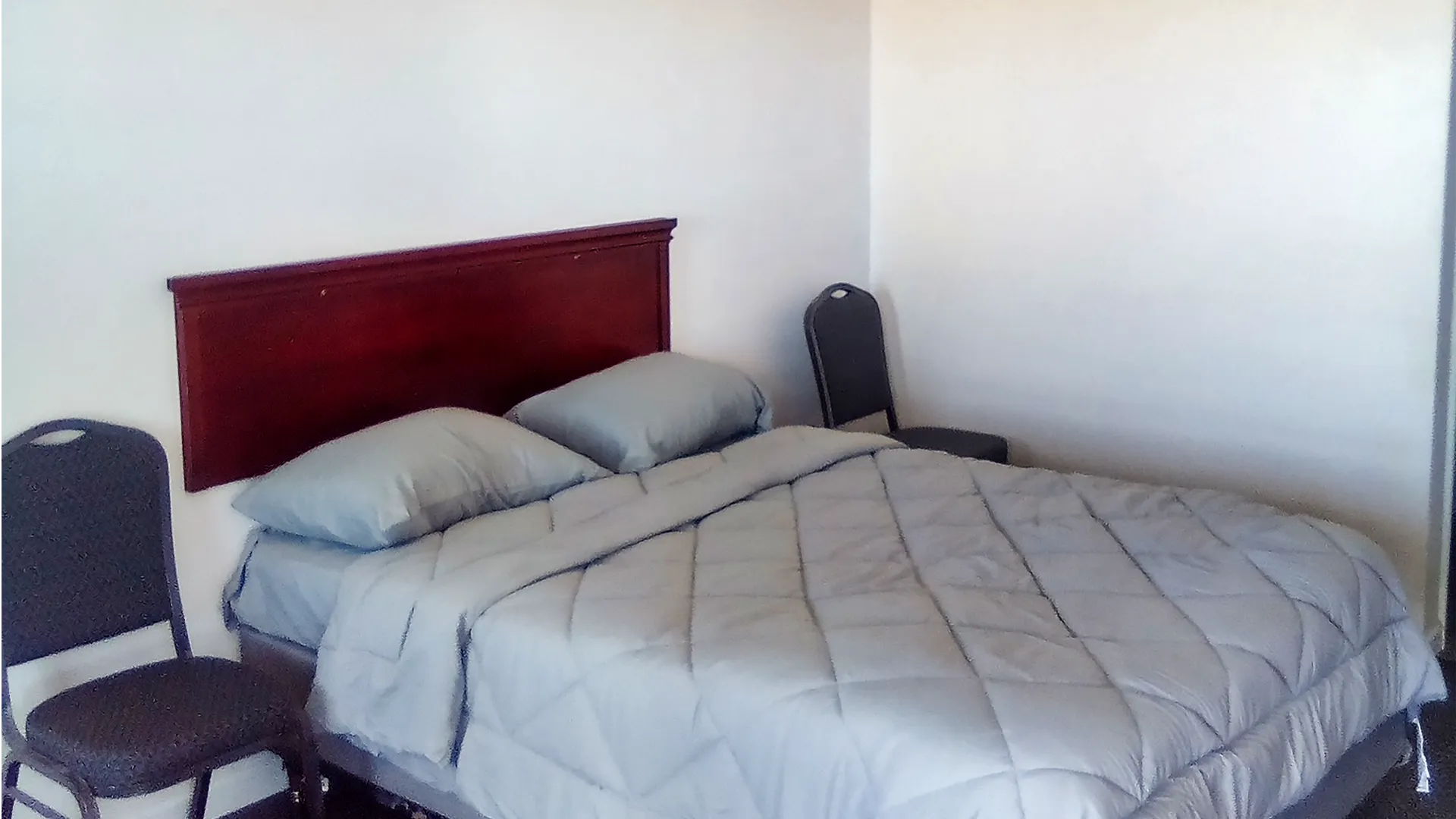 queen_room_001.webp
